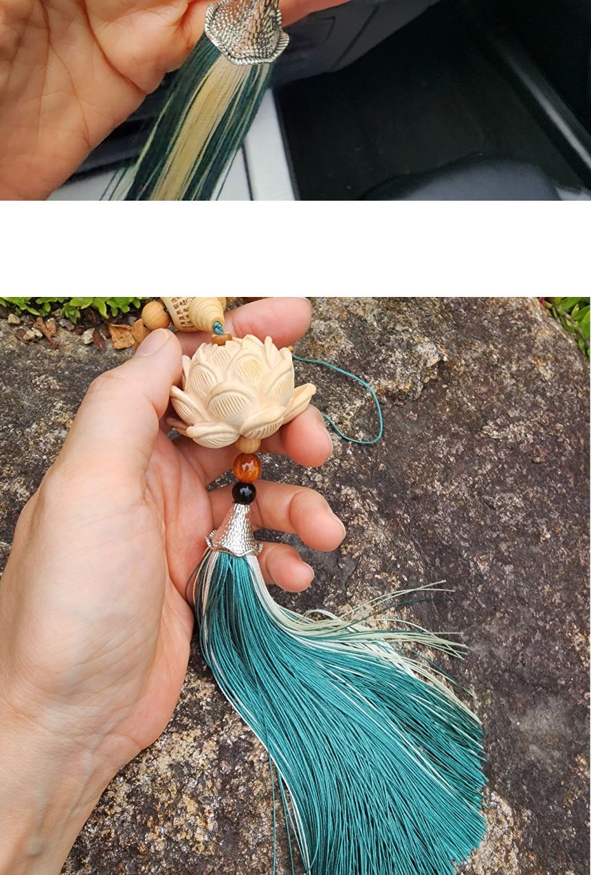 핸드메이드 수술달린 연꽃 길운 차걸이 이사 선물/염주/차량염주/기어봉염주/나무염주/불교/불교용품/불교