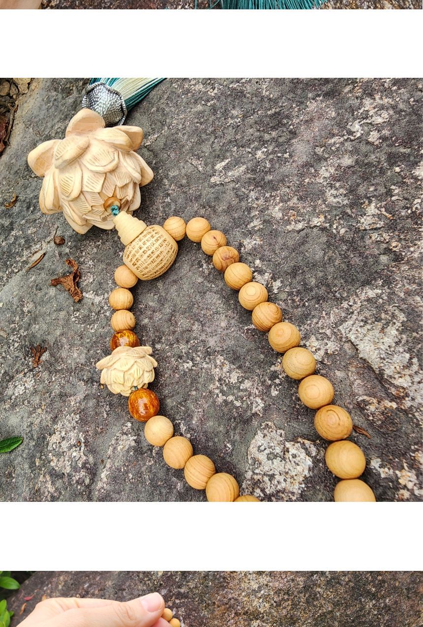 핸드메이드 수술달린 연꽃 길운 차걸이 이사 선물/염주/차량염주/기어봉염주/나무염주/불교/불교용품/불교