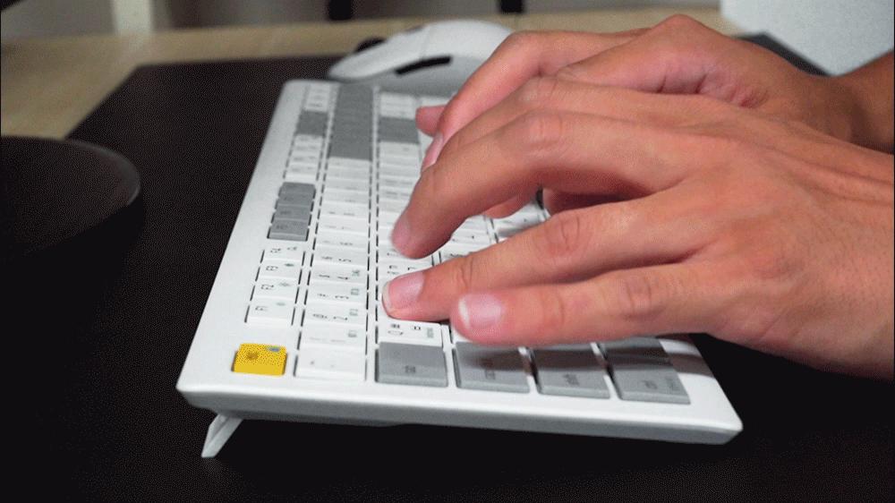 플레이기어 펜타그래프 저소음 무선 블루투스 키보드/키보드/무선키보드/블루투스연동/블루투스키보드/아이