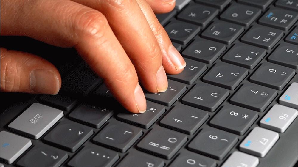 플레이기어 펜타그래프 저소음 무선 블루투스 키보드/키보드/무선키보드/블루투스연동/블루투스키보드/아이