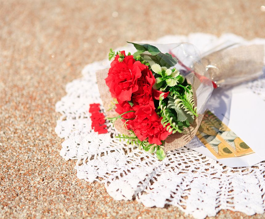 (꽃다발레드) 어버이날 조화 카네이션 사랑합니다/조화/부모님선물/부모님조화/카네이션조화/카네이션선물/